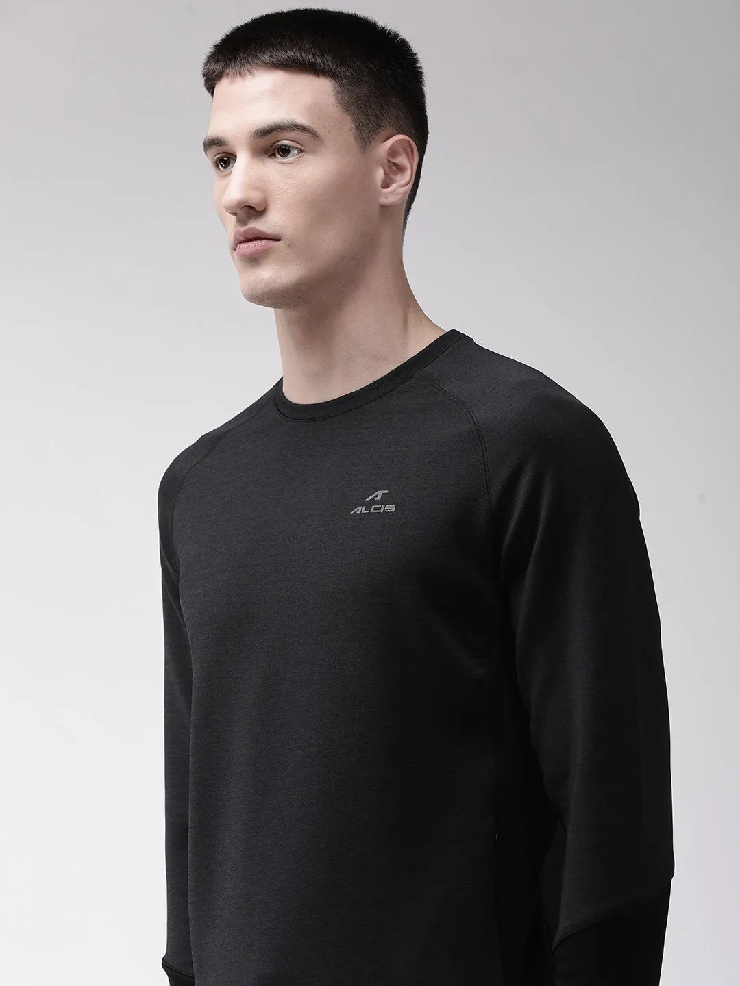 Alcis Men Black Solid Training Sweatshirt