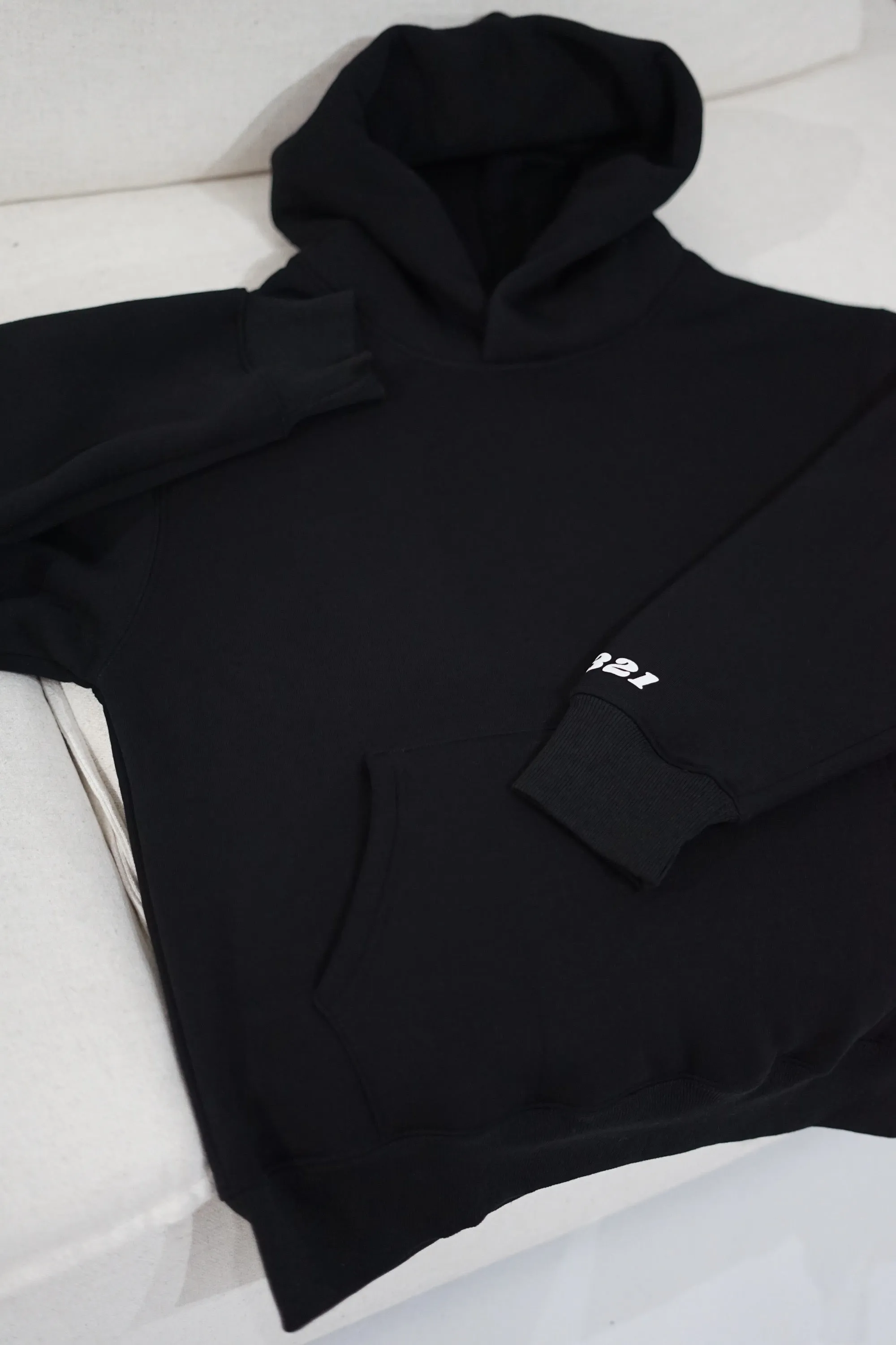 COMFORT ESSENTIAL HOODIE