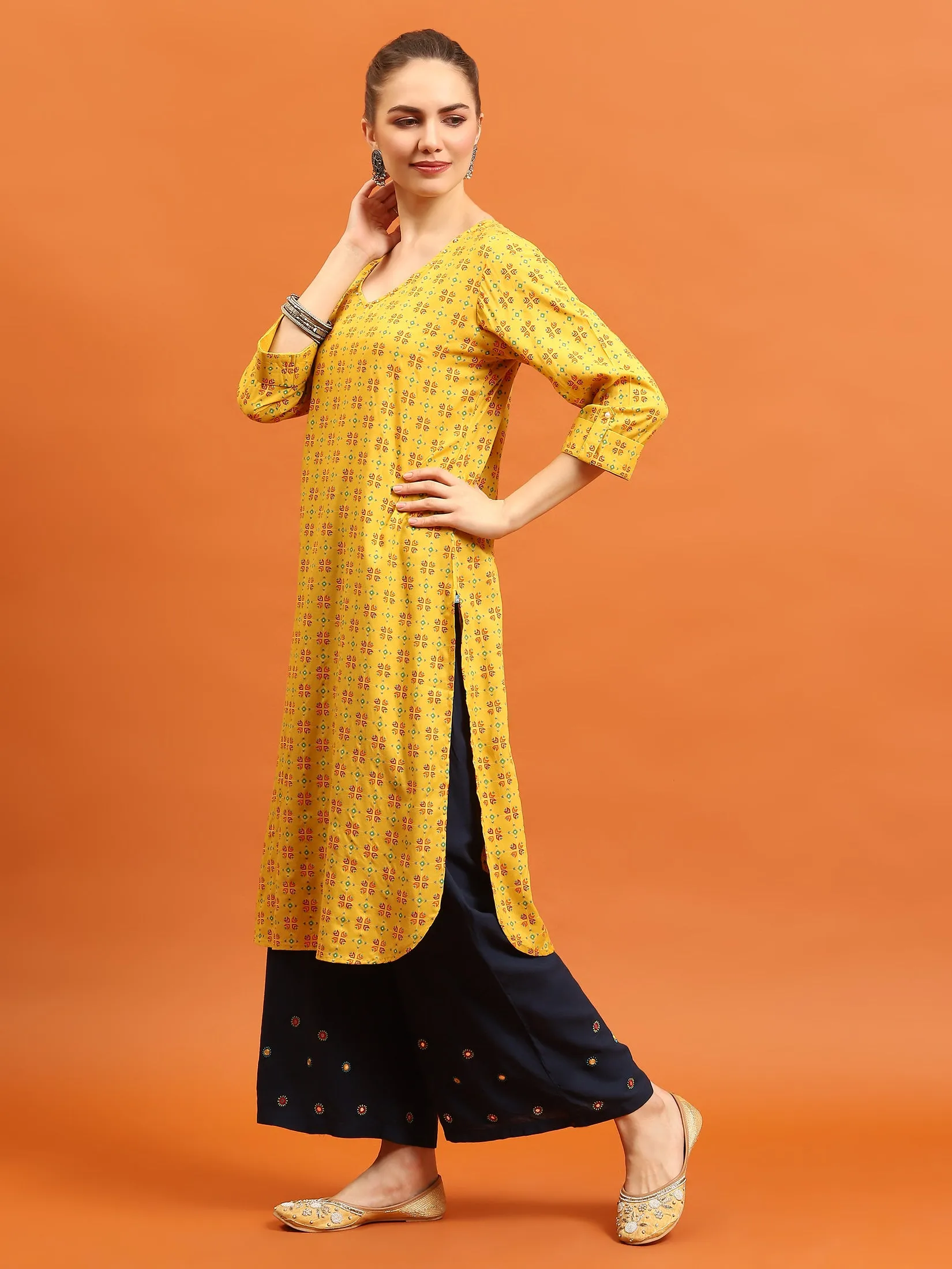 Indiessence Women Mustard Geometric Printed Kurta