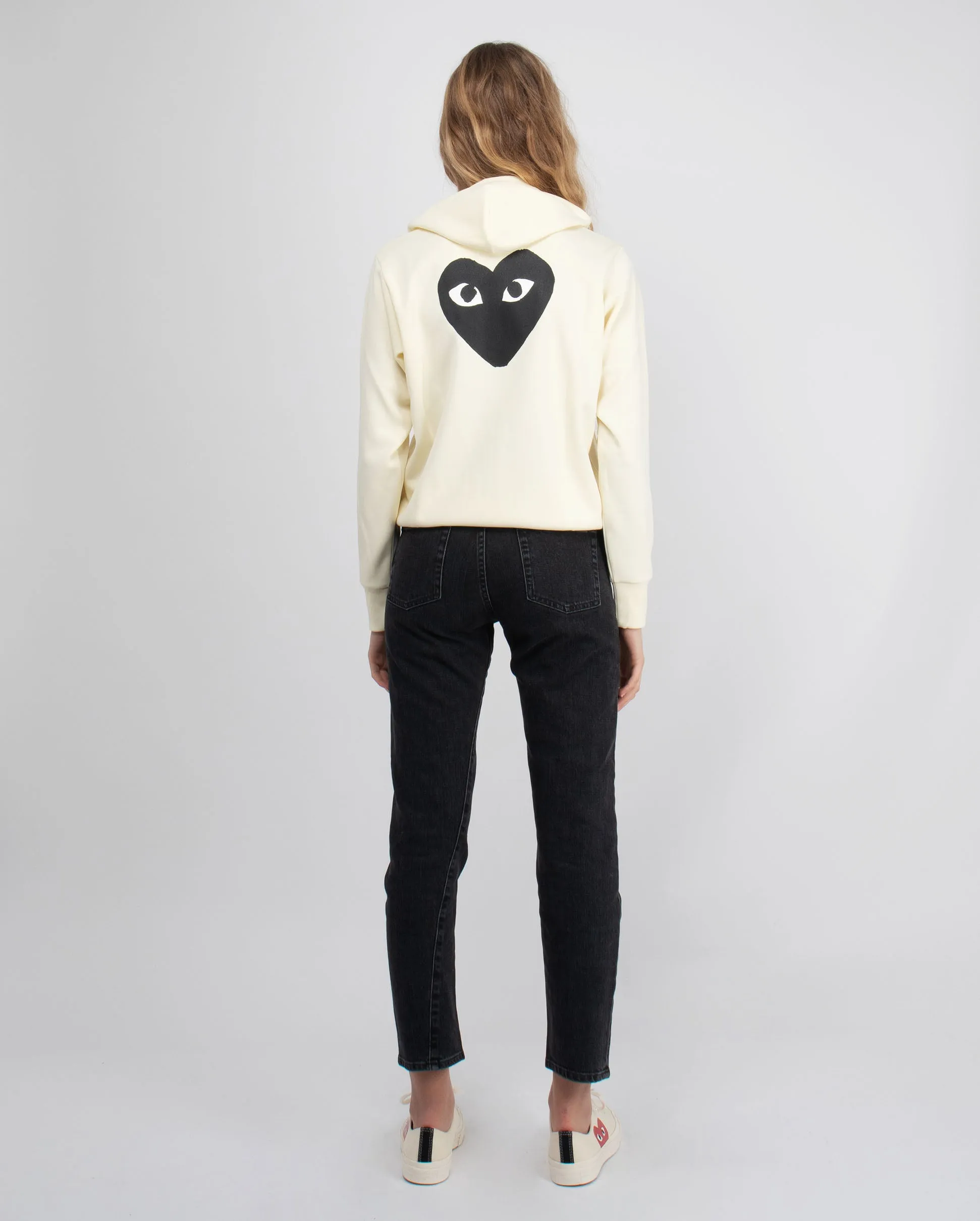 T253 BLACK HEART ON BACK HOODIE / IVORY